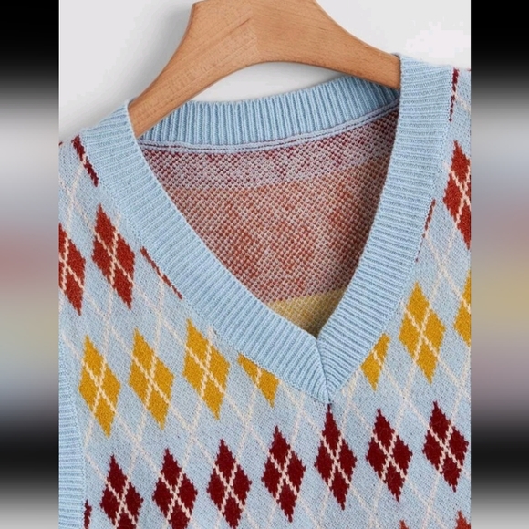 SHEIN PLUS ARGYLE SWEATER VEST - Picture 2 of 4